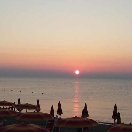 Blumen Bad Beach Daire Metaponto Dış mekan fotoğraf
